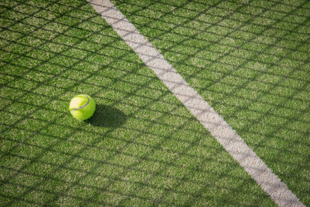Quels sont les critères essentiels à vérifier avant de débuter la construction d’un court de tennis à Cannes ?