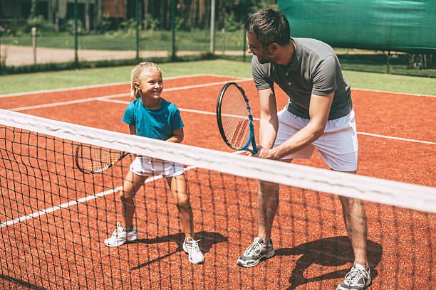 Comment la construction court de tennis à Hyères s&rsquo;intègre-t-elle dans les projets de développement urbain durable de la ville ?