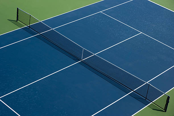 Pourquoi la construction court de tennis à Hyères est-elle intéressante dans un environnement naturel préservé ?
