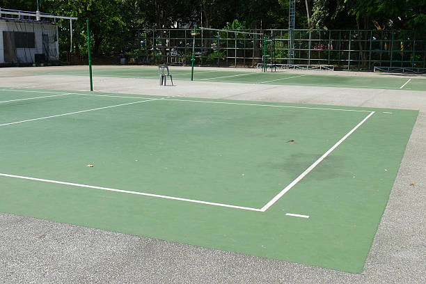 La construction terrain de padel à Cavalaire-sur-Mer doit-elle respecter des règles spécifiques d’accessibilité ?