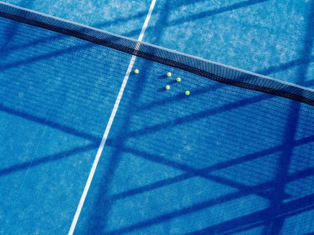 Comment organiser les travaux de construction terrain de padel à Cavalaire-sur-Mer sans perturber les cours ?