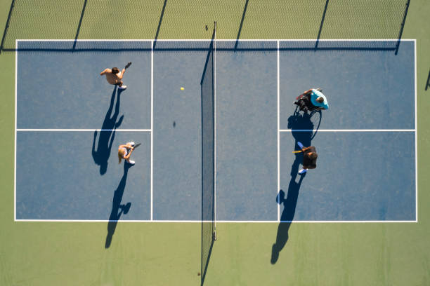 Une construction court de tennis à Hyères peut-elle attirer des compétitions régionales ?