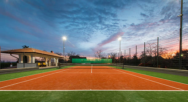 Quels dispositifs de protection installer autour d’une construction terrain de padel à Cavalaire-sur-Mer dans une école ?
