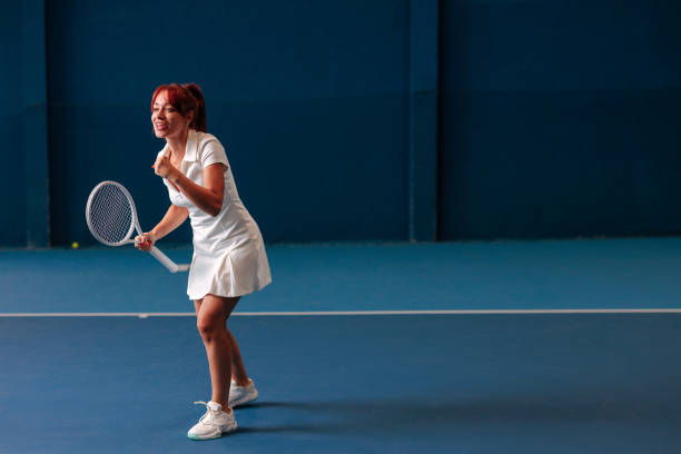 Une construction court de tennis à Hyères peut-elle être intégrée dans un projet architectural moderne ?