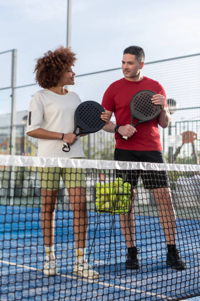 Une construction court de padel doit-elle respecter des distances légales ?